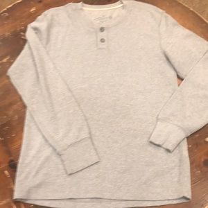 Comfy long sleeve gray waffle material shirt
